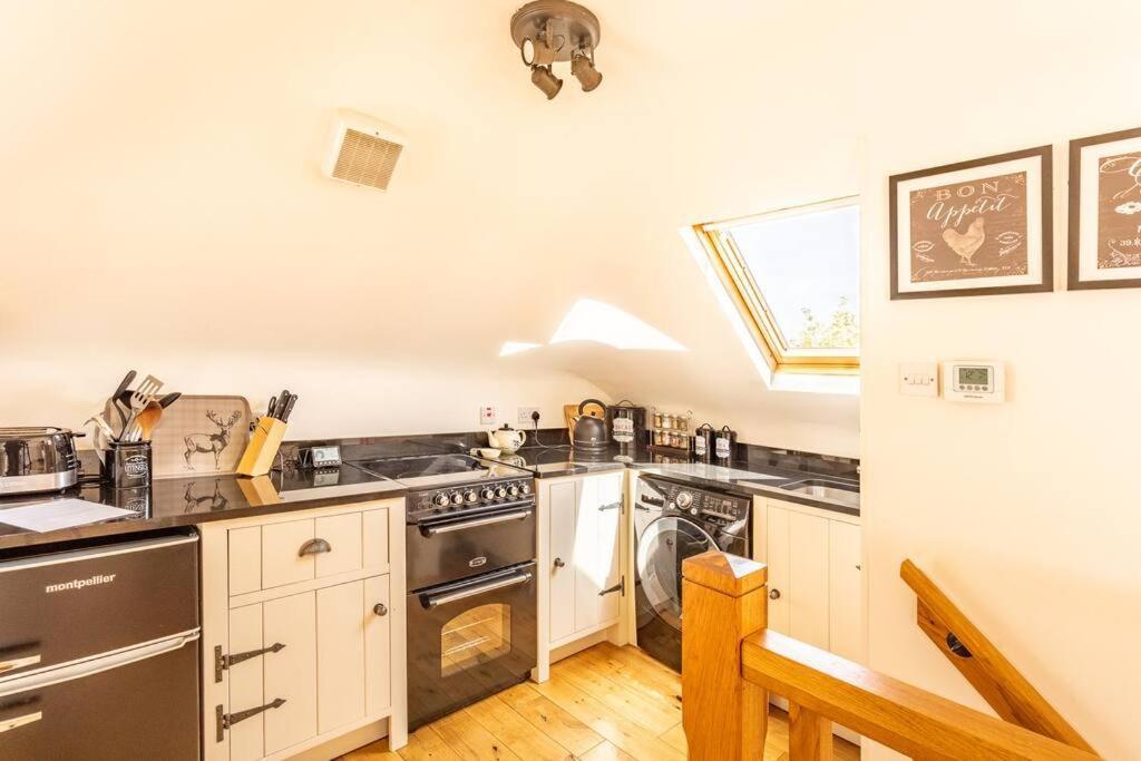 The Mews - A Cottage With A Spectacular Lake View Port Of Menteith ภายนอก รูปภาพ